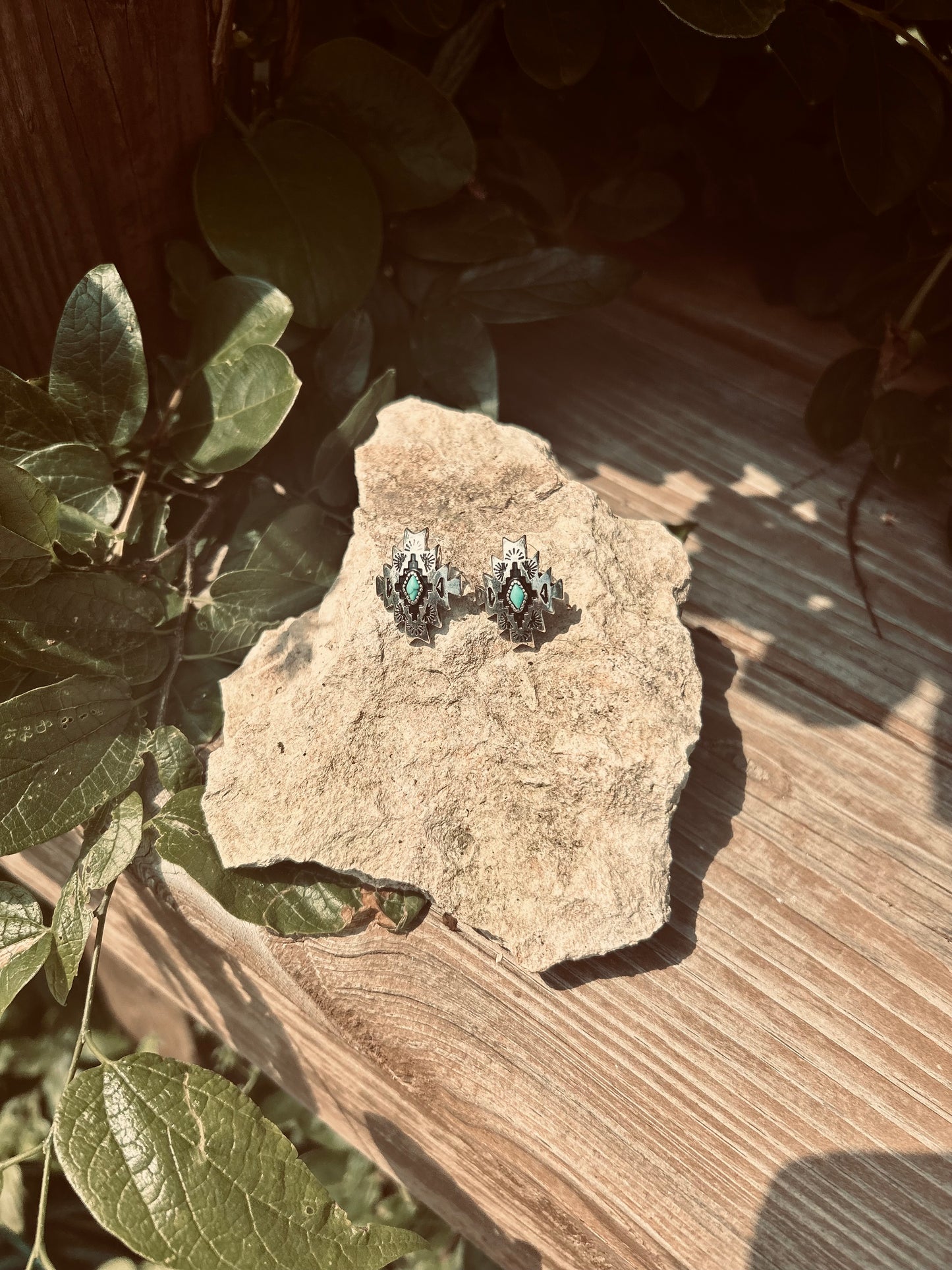 Dakota Studs